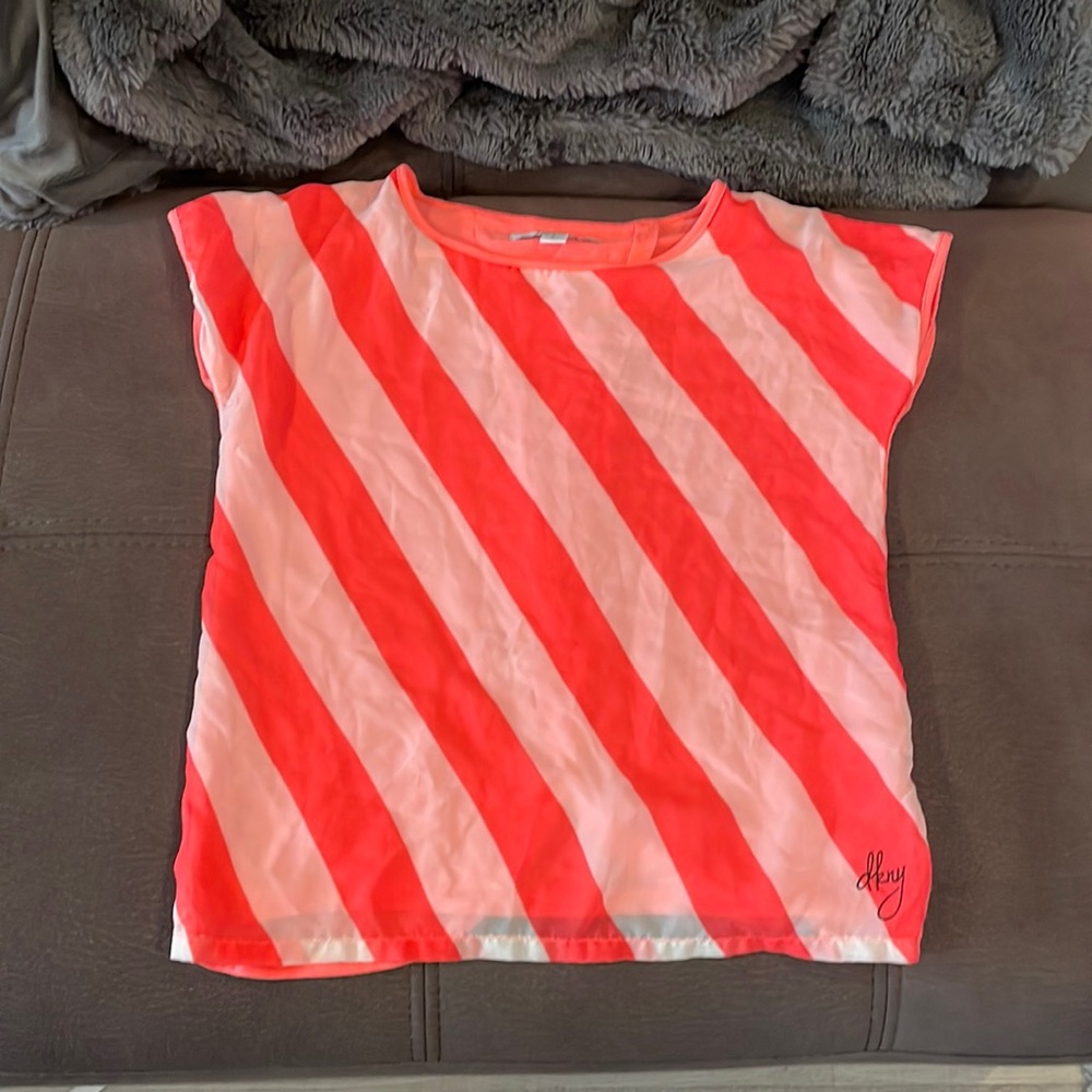 DKNY Girl’s Fluorescent Pink and White T-Shirt Size Large (Junior)